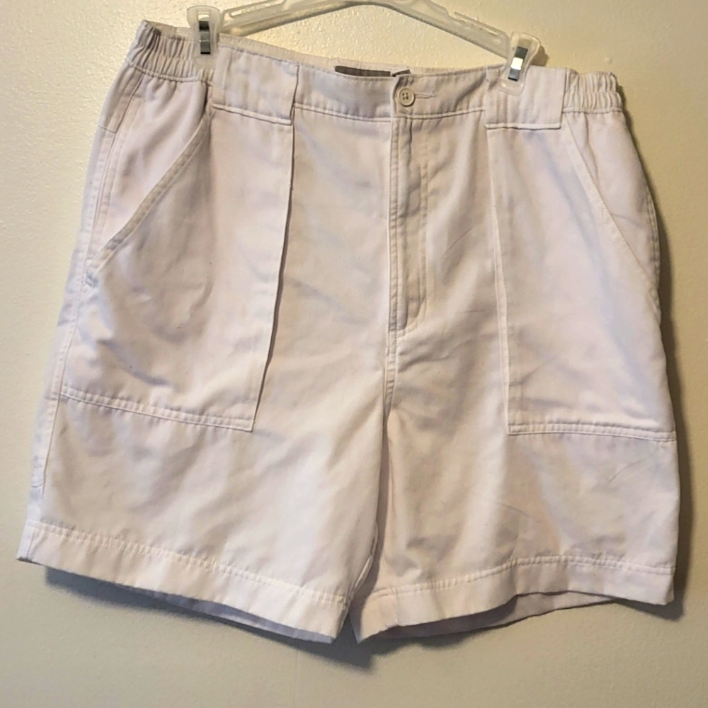 Men's white Windham pointe shorts size 34 with pockets